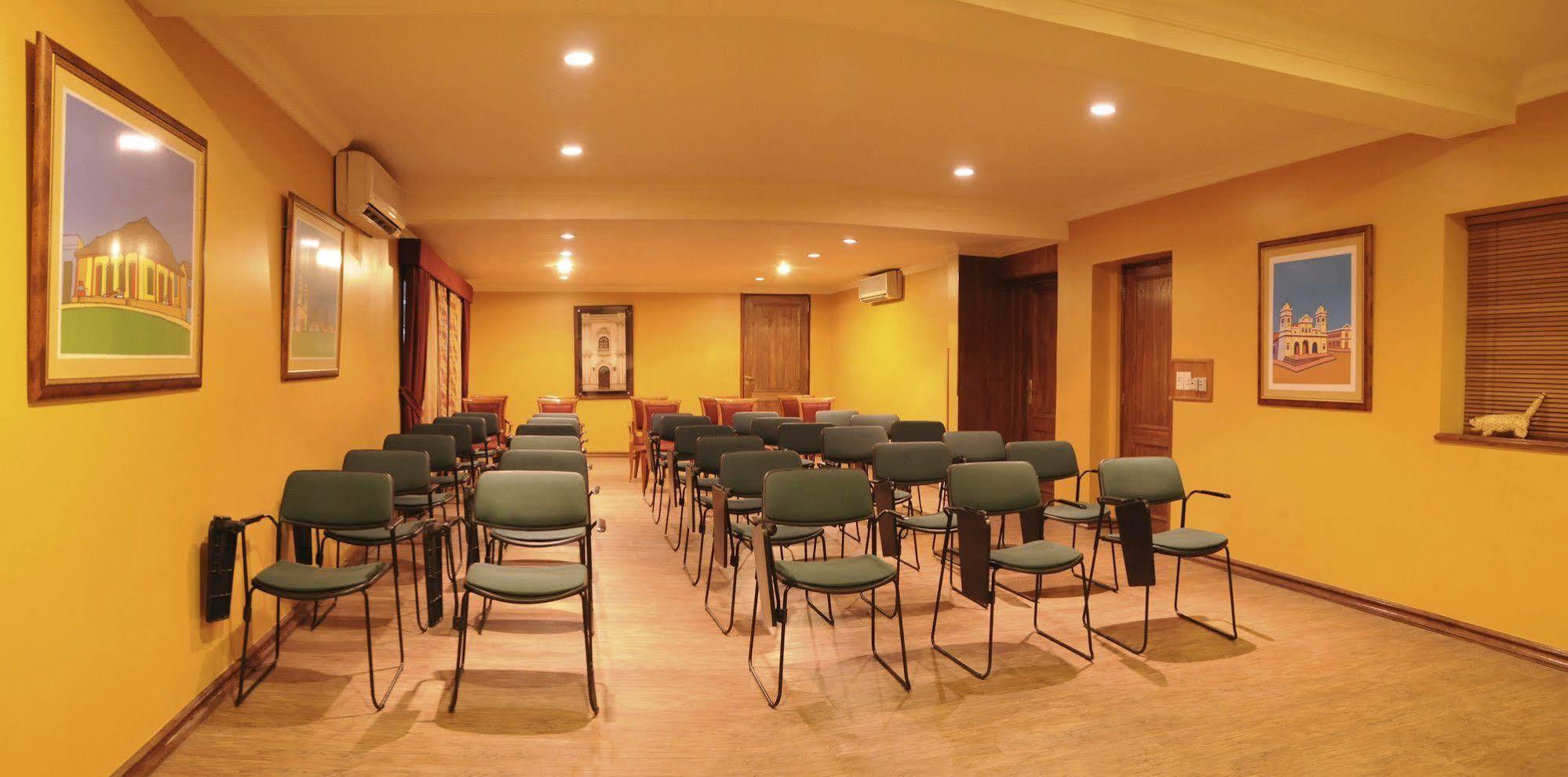 Hotel Las Margaritas Asuncion Bagian luar foto
