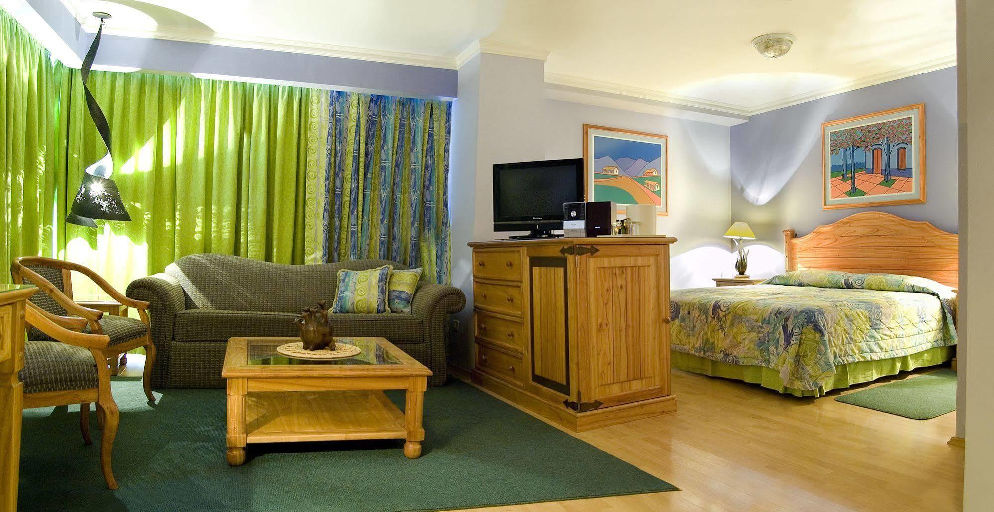 Hotel Las Margaritas Asuncion Bagian luar foto